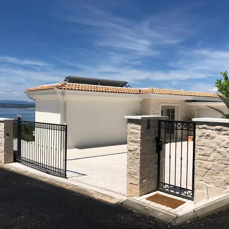 Vespera-infinity Heated Pool Villa *