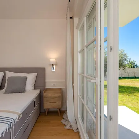 Vespera-infinity Heated Pool *