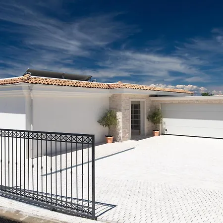 Vespera-infinity Heated Pool