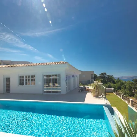 فيلة Vespera-infinity Heated Pool *