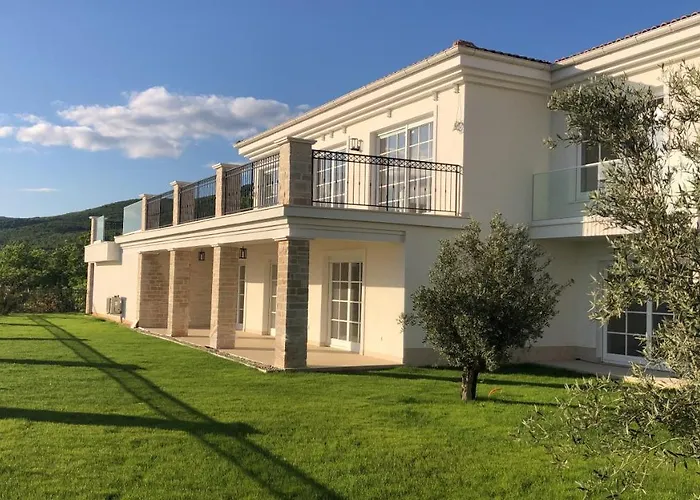 Vespera-infinity Heated Pool