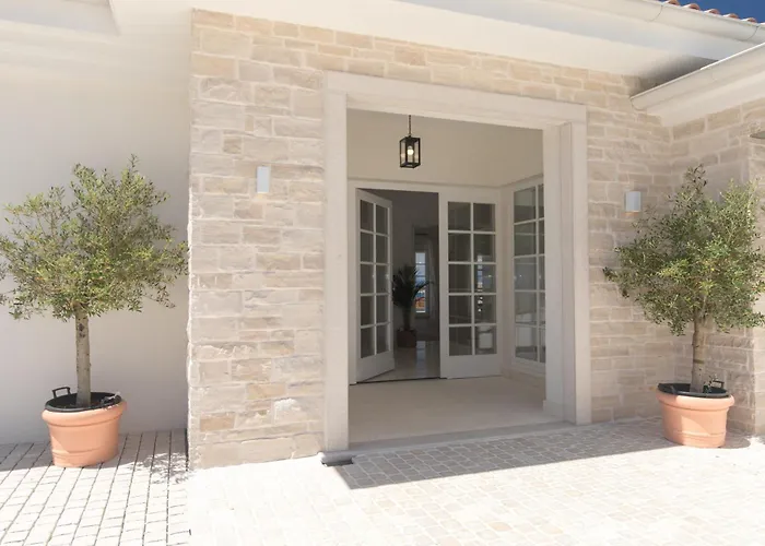 Vespera-infinity Heated Pool *