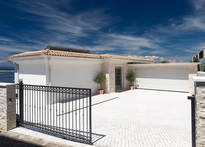 Vespera-infinity Heated Pool