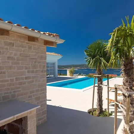 Vespera-infinity Heated Pool Villa