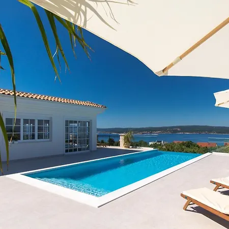 Villa Vespera-infinity Heated Pool Crikvenica