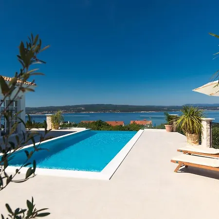 Villa Vespera-infinity Heated Pool