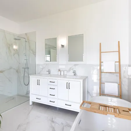 Vespera-infinity Heated Pool Villa *