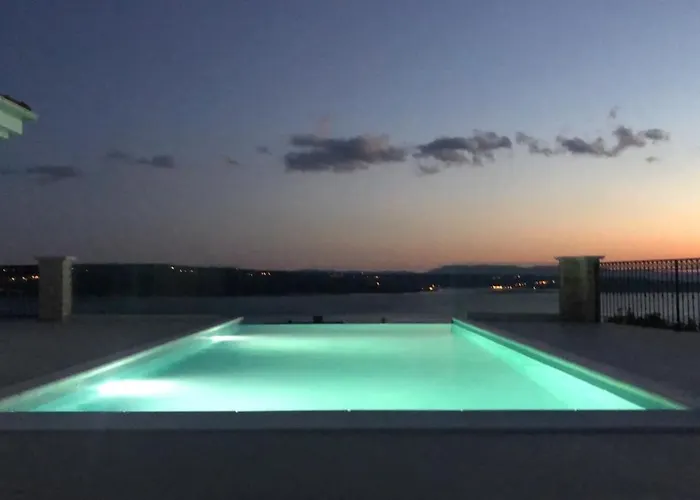Vespera-infinity Heated Pool *
