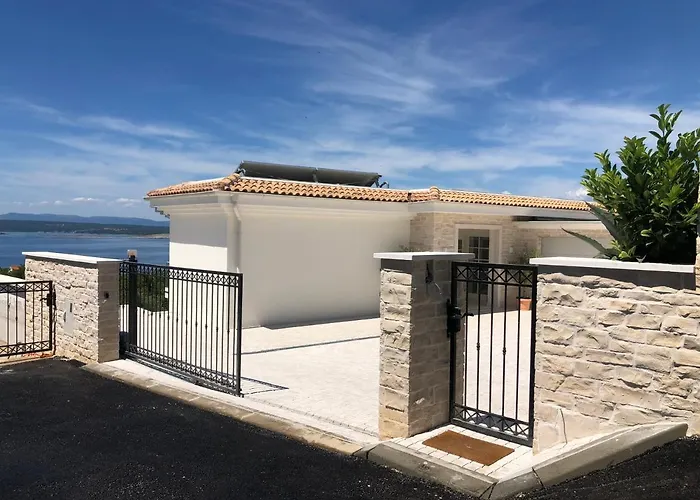 Vespera-infinity Heated Pool Villa *