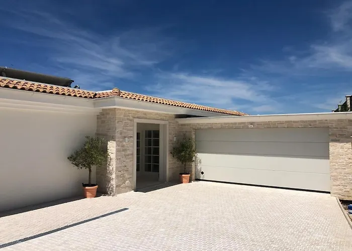 Vespera-infinity Heated Pool