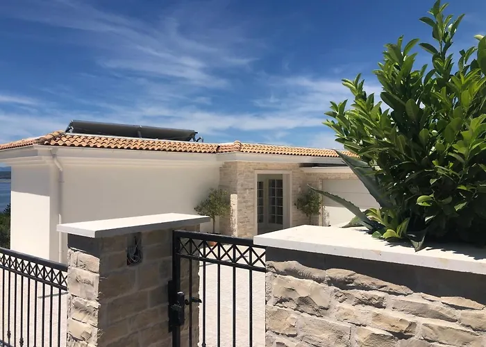 Vespera-infinity Heated Pool *