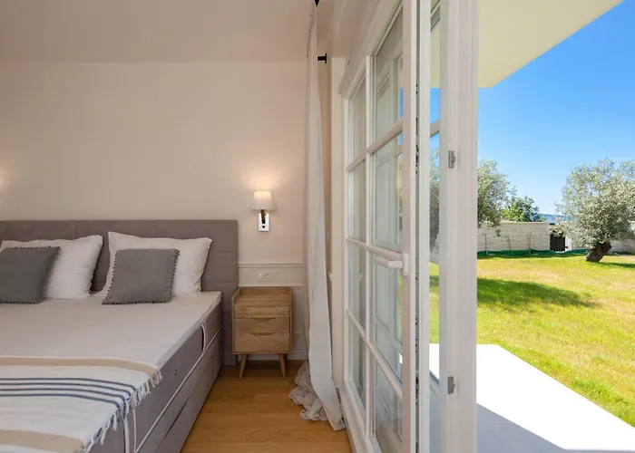 Vespera-infinity Heated Pool *