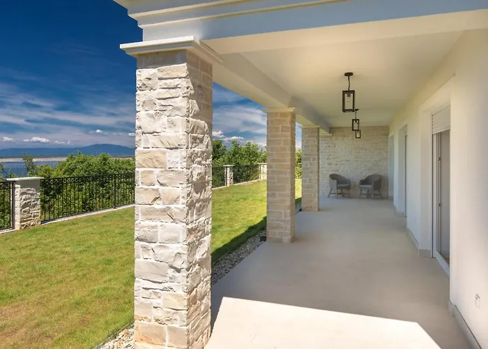 Villa Vespera-infinity Heated Pool Crikvenica