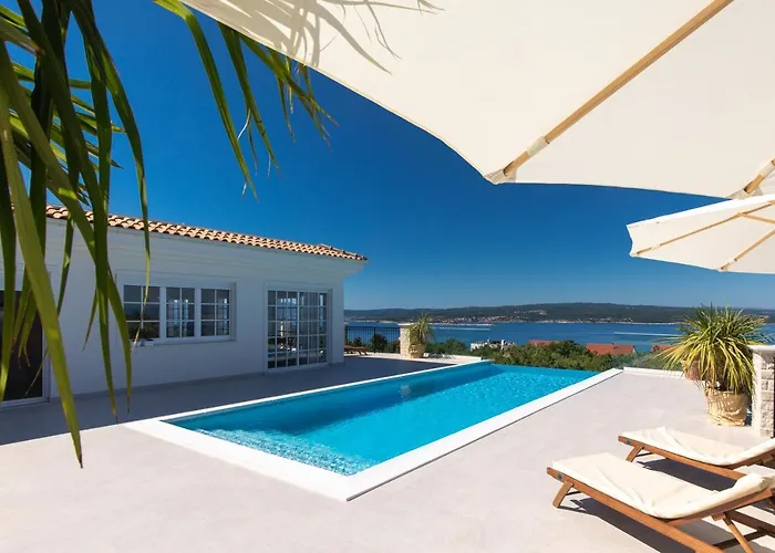 Villa Vespera-infinity Heated Pool Crikvenica